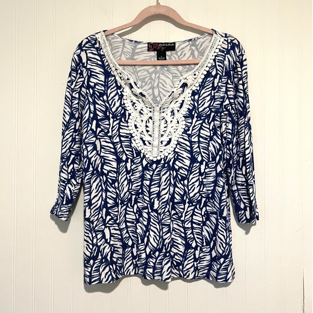 Peck & Peck Top Women Small Blue White Excellent Lace V-Neck Leaf Print Cotton
